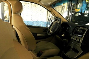 Hyundai H1 capacidad máxima para 6 pasajeros + equipaje