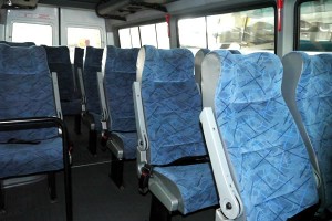 Mercedes Benz Sprinter capacidad máxima para 15 pasajeros + equipaje