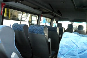 Mercedes Benz Sprinter capacidad máxima para 15 pasajeros + equipaje