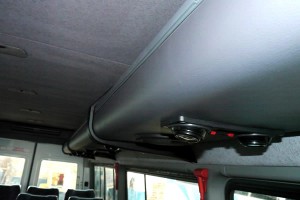 Mercedes Benz Sprinter capacidad máxima para 15 pasajeros + equipaje
